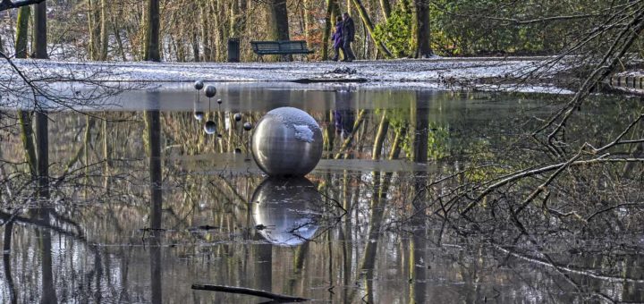 The Forest Planetarium of Arnhem: eight stainless steel spheres in the Cold Pond in Sonsbeek Park