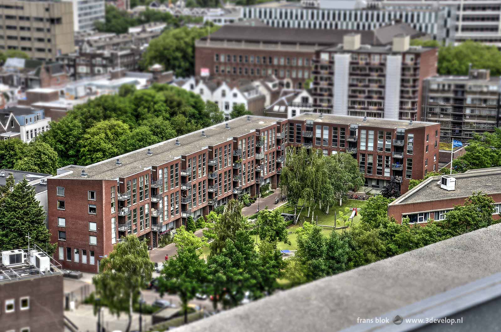 The Miniworld or Madurodam effect on a photo of Zuster Hennekeplein in Rotterdam