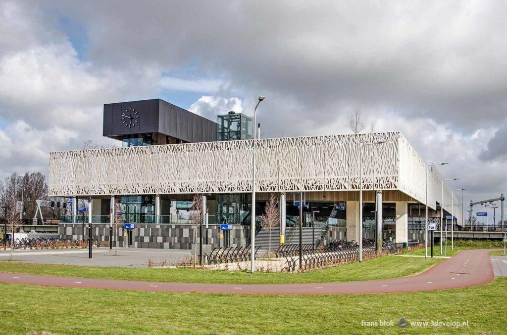 Railway and metro station Lansingerland-Zoetermeer, the Netherlands, seen from the south