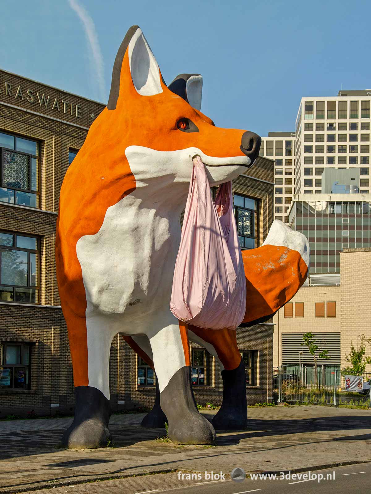 Large sculpture of a fox in Rotterdam, The Netherlands